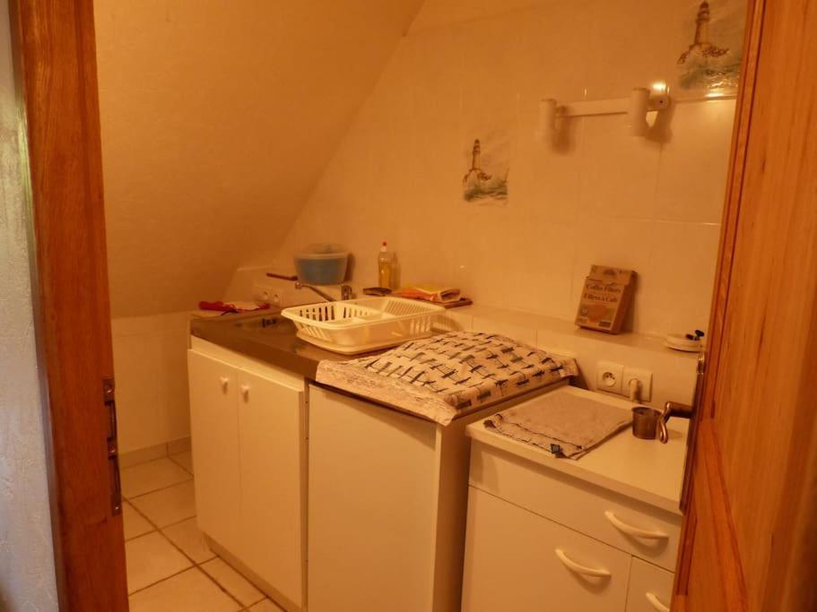 Studio Dans Une Chaumiere De Caractere Baud Exterior photo