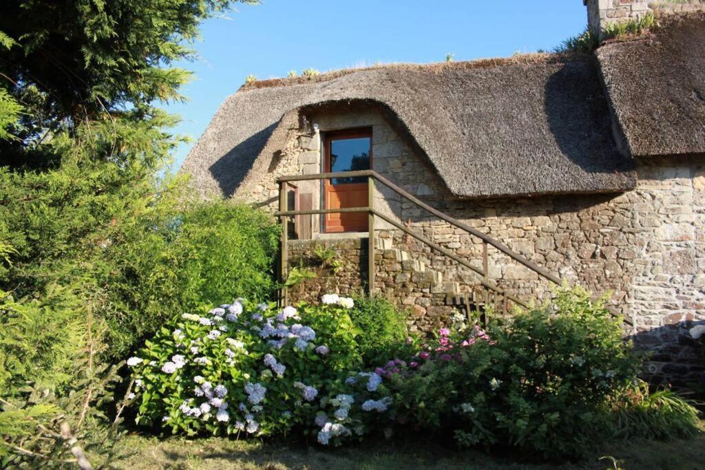 Studio Dans Une Chaumiere De Caractere Baud Exterior photo